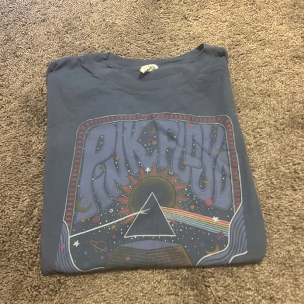 ✨American Eagle Blue Pink Floyd tee✨ - Picture 2 of 2